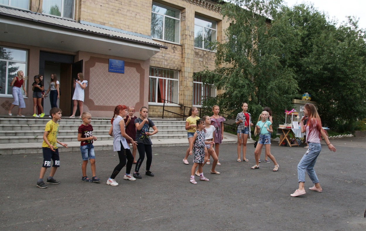 Вечірня дитяча дискотека