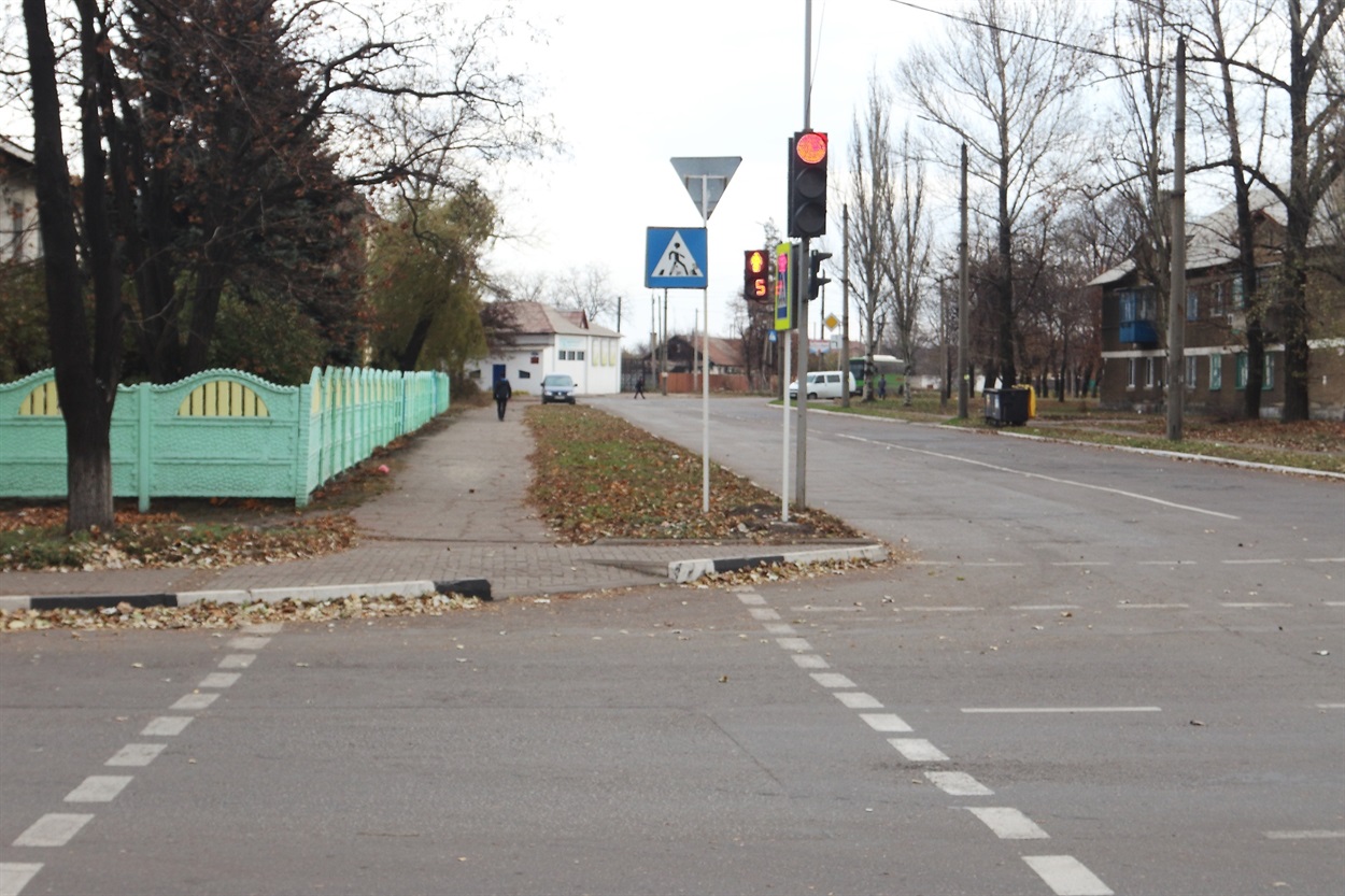 Знак вже не заважає пішоходам бачити світлофор 