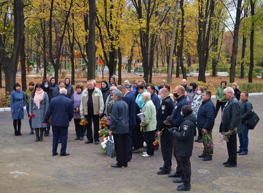 Урочисте покладання квітів до Меморіалу загиблим воїнам