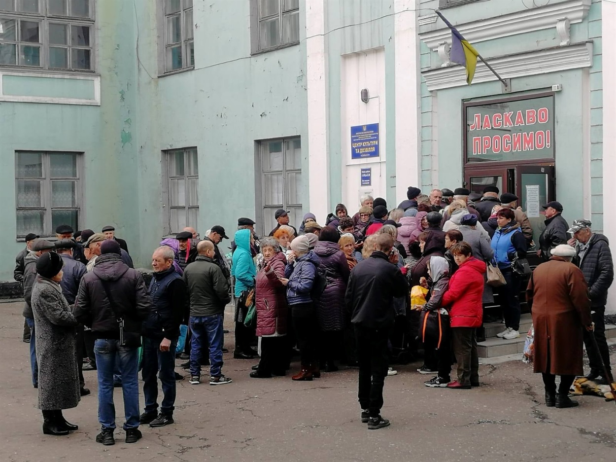 Протягом двох тижнів майже 3 тисячі жителів Добропільської громади отримали гумдопомогу
