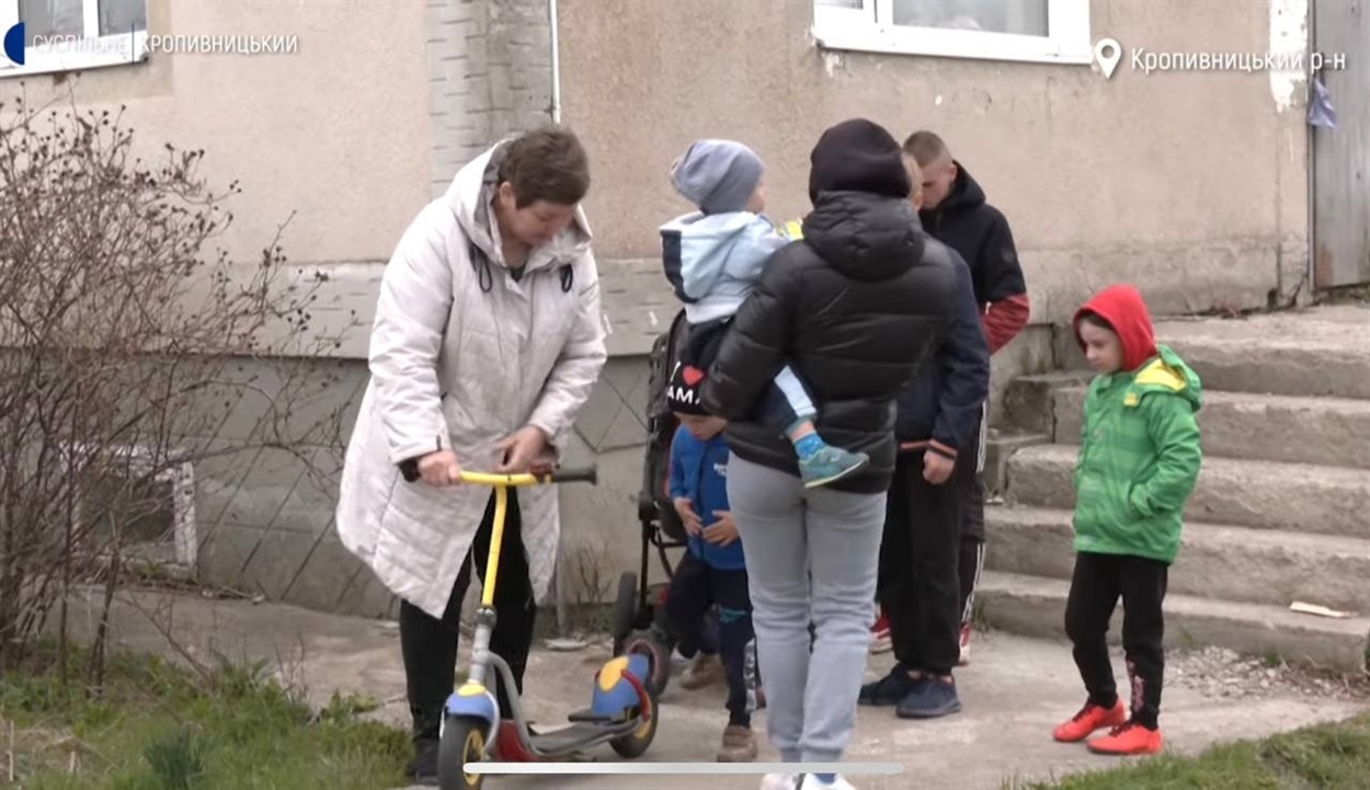 Родина Оксани Дівчніч з Добропілля